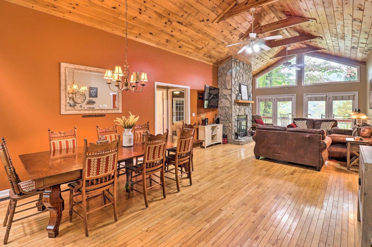 Rustic Red Cabin With Deck In Maggie Valley Club! Villa Exterior foto