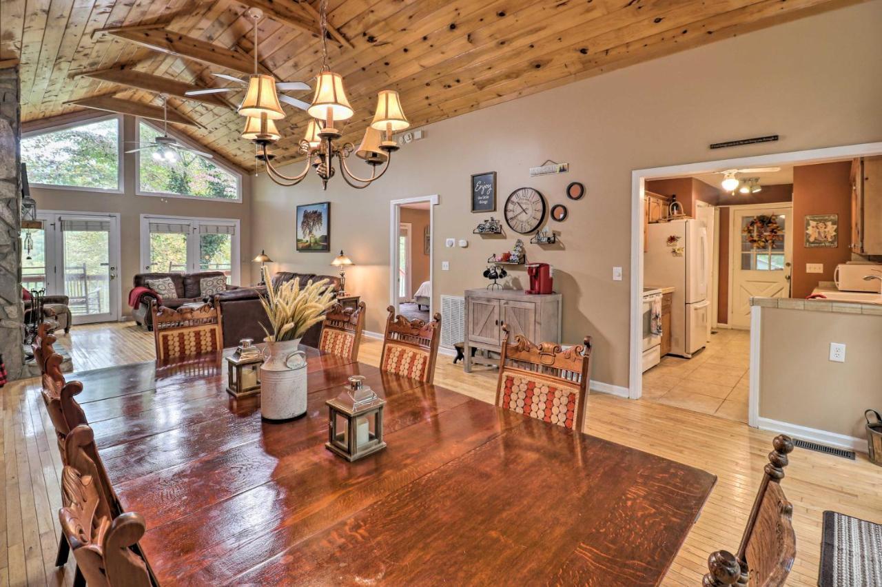 Rustic Red Cabin With Deck In Maggie Valley Club! Villa Exterior foto